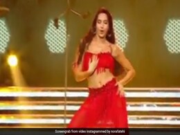 Nora Fatehi ने स्टेज पर फिर किया तूफानी डांस, कैटरीना और माधुरी दीक्षित ने बजाईं तालियां-देखें Video Nora Fatehi ने स्टेज पर फिर किया तूफानी डांस, कैटरीना और माधुरी दीक्षित ने बजाईं तालियां-देखें Video