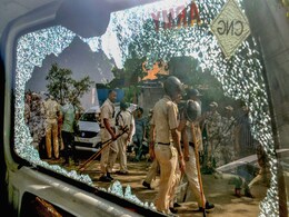 14 Officials Injured In Clashes At Sealing Drive In Delhi's Mayapuri 14 Officials Injured In Clashes At Sealing Drive In Delhi's Mayapuri