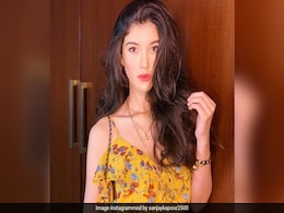 Shanaya Kapoor Spotted In Dad Sanjay Kapoor's Old-New Post Shanaya Kapoor Spotted In Dad Sanjay Kapoor's Old-New Post