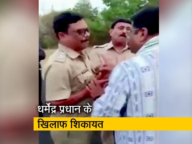 चुनाव आयोग के अफसरों से बदसलूकी की बात