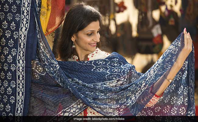 10 Cool Cotton <i>Sarees</i> To Add To Your Summer Wardrobe