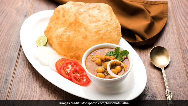 Indian Cooking Tips: How To Make Instant Aloo Bhaturas Without Soda Or Yeast (Recipe Video Inside)