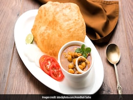 Chennai Woman Claims Worm Found In Restaurant Food, Files Complaint Chennai Woman Claims Worm Found In Restaurant Food, Files Complaint