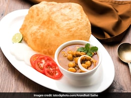 Zomato's 'Chhole Bhature' Tweet On Yoga Day May Leave You In Splits Zomato's 'Chhole Bhature' Tweet On Yoga Day May Leave You In Splits