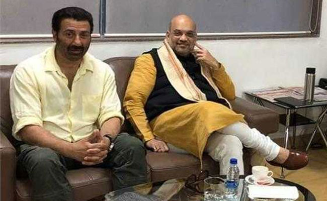 धर्मेंद्र-हेमा मालिनी के बाद क्या सनी देओल भी थामेंगे BJP का हाथ, अमित शाह संग Photo हुई वायरल