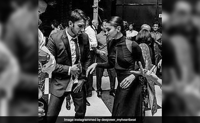 Viral: These Pics Of Deepika Padukone And Ranveer Singh From A Friend's Wedding Are Just So Perfect