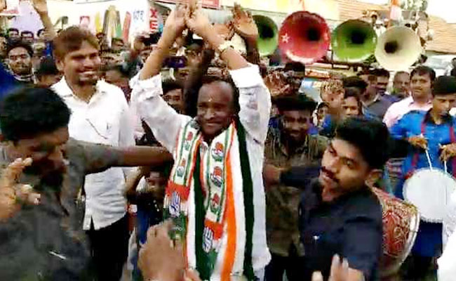Watch: Karnataka Minister, 67, Breaks Into "<i>Nagin</i> Dance" During Campaign