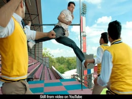 <I>Student Of The Year 2</i> Trailer: Perma-Airborne Tiger Shroff Is Butt Of Twitter Jokes <I>Student Of The Year 2</i> Trailer: Perma-Airborne Tiger Shroff Is Butt Of Twitter Jokes