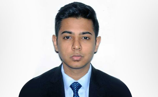 Exclusive: UPSC की पहली कोशिश में सिर्फ 2 नंबर से पिछड़े, फिर यूं तैयारी करके हासिल किया दूसरा रैंक