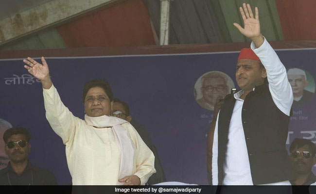 Mayawati Targets Akhilesh Yadav Over "Helplessness" Ahead Of 2022 UP Elections