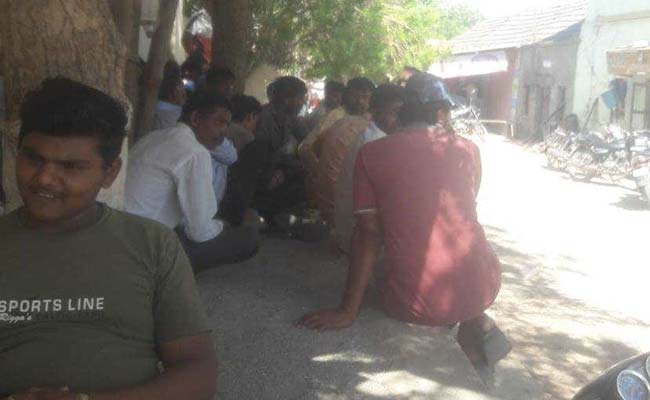 फ़सल बीमा न मिलने के कारण 3000 किसानों ने वोट ही नहीं किया