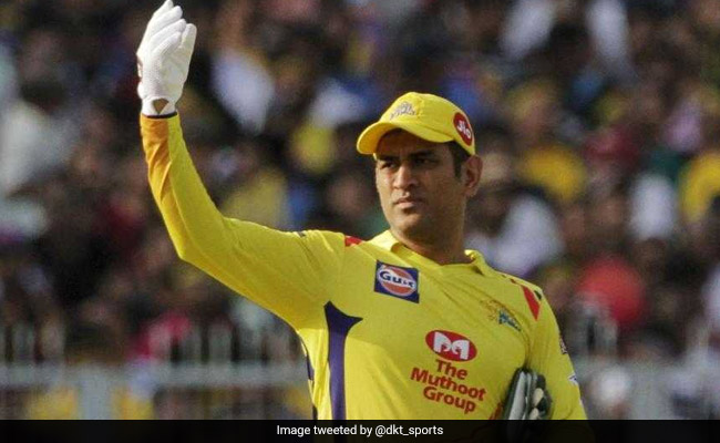 IPL 2019: MS Dhoni को प्रधानमंत्री बनाना चाहते हैं फैन्स, बोले- 'मोदी या राहुल नहीं, माही को बनाओ पीएम'