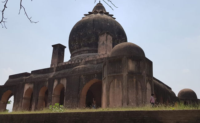 फर्रुखाबाद की ढहती विरासत और सियासी समीकरण का हाल