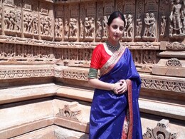 अनोखे तरीके से लॉन्च हुआ 'एक भ्रम-सर्व गुण संपन्न', एक हजार साल पुराने मंदिर की दिखी झलक अनोखे तरीके से लॉन्च हुआ 'एक भ्रम-सर्व गुण संपन्न', एक हजार साल पुराने मंदिर की दिखी झलक