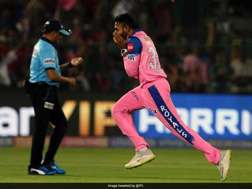 RR vs RCB: श्रेयस गोपाल की 'फिरकी' के आगे RCB पस्&zwj;त, राजस्&zwj;थान रॉयल्&zwj;स से 7 विकेट से हारा