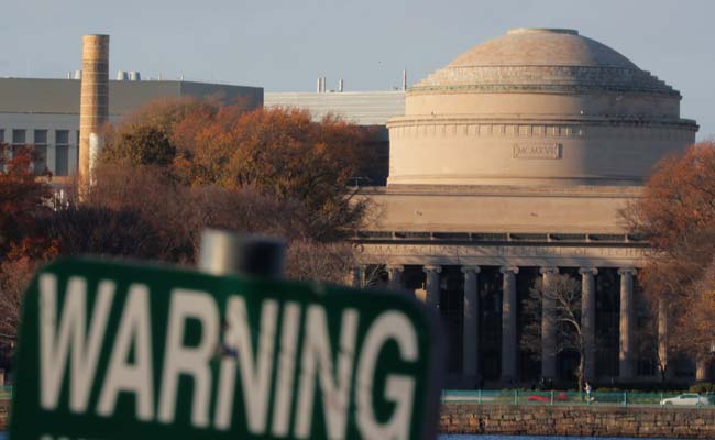 Elite US School MIT Cuts Ties With Chinese Tech Firms Huawei, ZTE