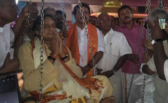 Shashi Tharoor Wants Probe Into His Temple Accident