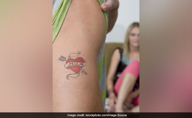 टैटू दिखाने और पीछा करने पर इस देश में मिलेगी कड़ी सज़ा, लागू हुआ नया नियम