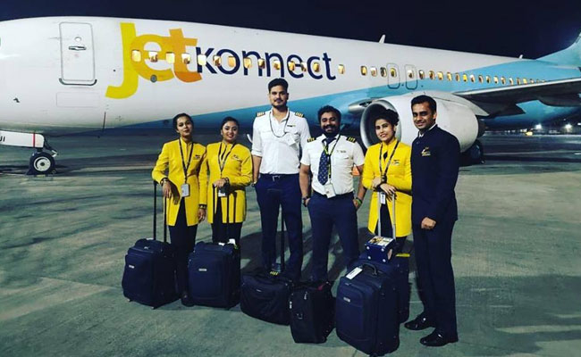 Crew Of Jet Airways' Last Flight Pose For A Final Photo