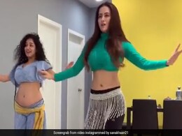 सलमान खान के साथ काम कर चुकी इस बॉलीवुड एक्ट्रेस ने किया Belly Dance, वायरल हुआ Video सलमान खान के साथ काम कर चुकी इस बॉलीवुड एक्ट्रेस ने किया Belly Dance, वायरल हुआ Video