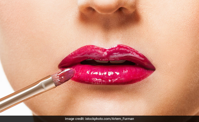 9 Makeup Picks To Get On Summer's Glossy Lips Trend