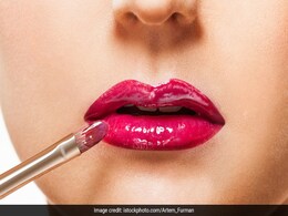 9 Makeup Picks To Get On Summer's Glossy Lips Trend 9 Makeup Picks To Get On Summer's Glossy Lips Trend