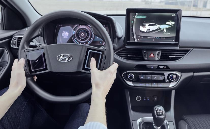 Hyundai's Virtual Cockpit Concept Gets Steering-Mounted Touchscreens