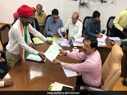 Lok Sabha Elections: In Gandhinagar, Congress Fields Two-Time Legislator Against Amit Shah Lok Sabha Elections: In Gandhinagar, Congress Fields Two-Time Legislator Against Amit Shah