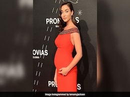 Amy Jackson's Cute Baby Bump Makes Red Carpet Debut At Fashion Show Amy Jackson's Cute Baby Bump Makes Red Carpet Debut At Fashion Show
