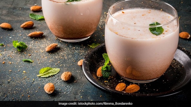 A refreshing glass of thandai can boost your digestion