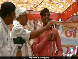 Lok Sabha Polls 2019: BJP Honours Man Who Responded To  Digvijaya Singh's "15-Lakh" Question Lok Sabha Polls 2019: BJP Honours Man Who Responded To  Digvijaya Singh's "15-Lakh" Question