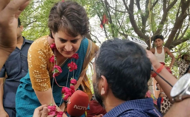 "Fear Of Losing": Priyanka Gandhi Trashes Centre's Notice To Rahul Gandhi
