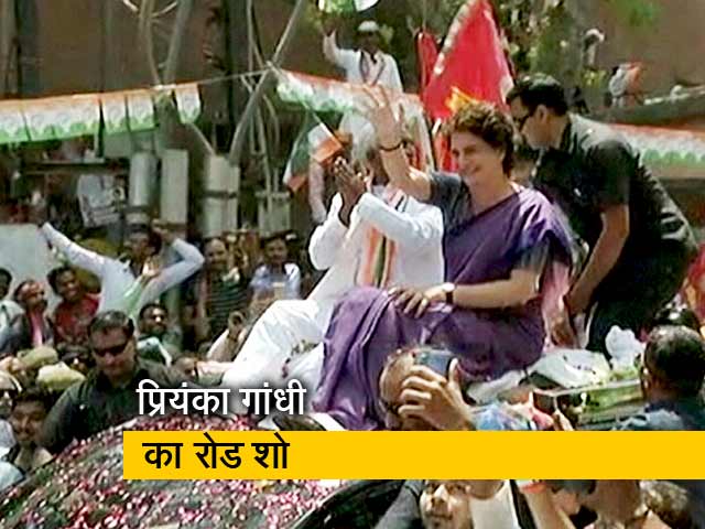 कांग्रेस महासचिव प्रियंका गांधी ने किया झांसी में रोड शो