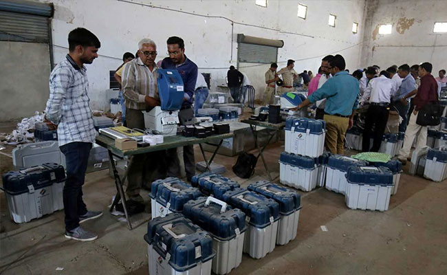11 Polling Party Officials Injured In Road Accident In Uttar Pradesh