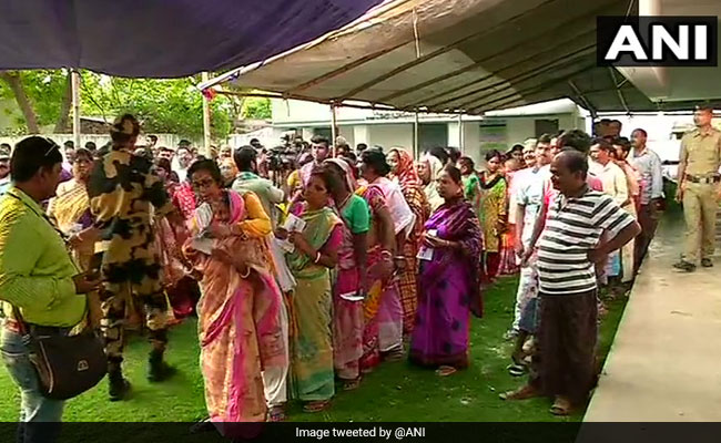 Lok Sabha Polls: Voter Turnout In West Bengal Recorded At 34.87% Till 11AM