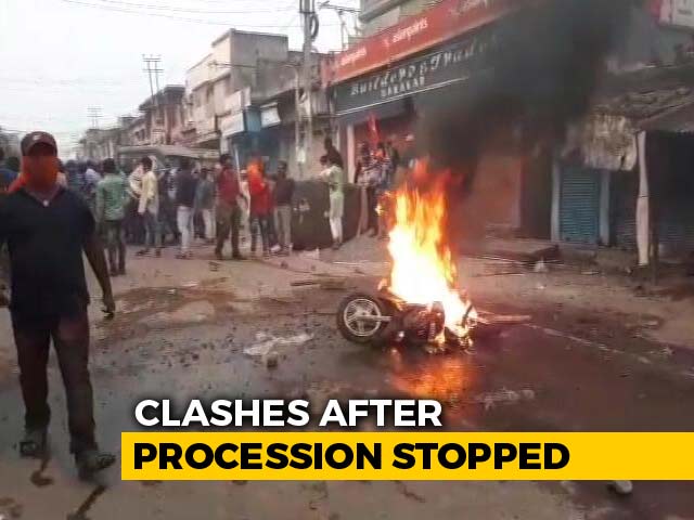 Violence At Bengal's Ram Navami Rally, Cops Targeted, Vehicles Set Ablaze