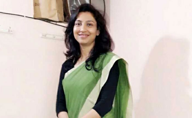 UPPCS में 9वीं रैंक हासिल करने वालीं रेणु पांडे को अध्ययन और अभ्यास से मिली कामयाबी