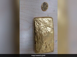 Gold Paste Worth 36 Lakhs Found In Flier's Clothes At Hyderabad Airport Gold Paste Worth 36 Lakhs Found In Flier's Clothes At Hyderabad Airport