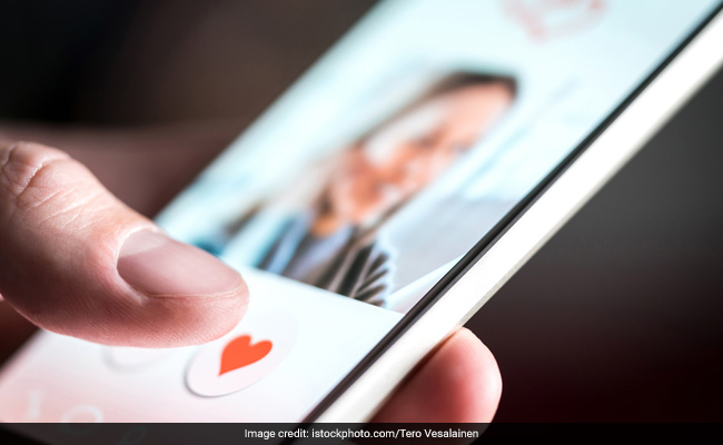 Online Dating करना चाहता था 65 वर्षीय बुजुर्ग, महिला ने ऐसे लगाया 46 लाख रुपये का चूना