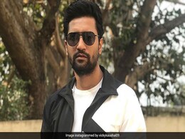 विक्की कौशल का नया लुक देख दंग हुए फैन्स, फील्ड मार्शल सैम मानेकशॉ का निभा रहे हैं किरदार विक्की कौशल का नया लुक देख दंग हुए फैन्स, फील्ड मार्शल सैम मानेकशॉ का निभा रहे हैं किरदार