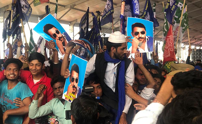 BSP-SP-RLD की संयुक्त रैली में दिखे चंद्रशेखर आजाद के पोस्टर्स, मायावती ने बताया था BJP की B टीम