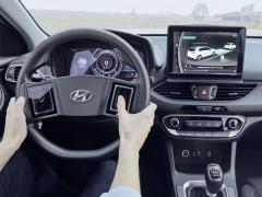 Hyundai's Virtual Cockpit Concept Gets Steering-Mounted Touchscreens