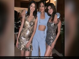 अनन्या पांडेय ने सोनाक्षी सिन्हा संग 'फर्स्ट क्लास' सॉन्ग पर किया जोरदार डांस, देखें Video अनन्या पांडेय ने सोनाक्षी सिन्हा संग 'फर्स्ट क्लास' सॉन्ग पर किया जोरदार डांस, देखें Video