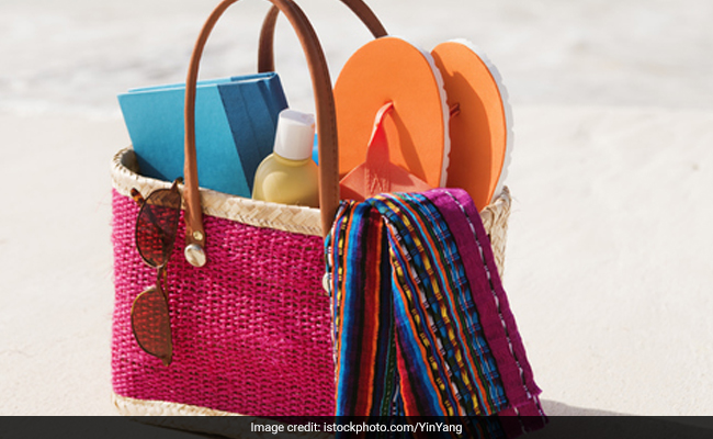 8 Must-Haves To Carry In Your Beach Bag