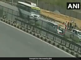 "Even Cops Don't Stop Me": Gurgaon Driver Drags Toll Staff 6 Km On Bonnet "Even Cops Don't Stop Me": Gurgaon Driver Drags Toll Staff 6 Km On Bonnet