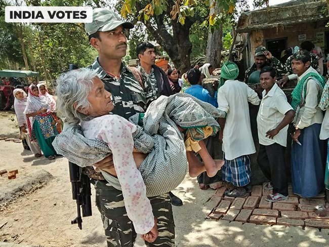 2 Dead In Clashes In Phase 1 Of Voting, EVM Glitches Reported: 10 Points