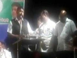 महाराष्ट्र के नेता ने स्मृति ईरानी की 'बिंदी' पर की अशोभनीय टिप्पणी, BJP ने दर्ज करवाई शिकायत महाराष्ट्र के नेता ने स्मृति ईरानी की 'बिंदी' पर की अशोभनीय टिप्पणी, BJP ने दर्ज करवाई शिकायत