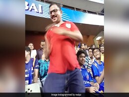 IPL 2019: KXIP के फैन ने किया ताबड़तोड़ Dance, प्रीति जिंटा ने Video शेयर कर लिखा- आजा नच ले... IPL 2019: KXIP के फैन ने किया ताबड़तोड़ Dance, प्रीति जिंटा ने Video शेयर कर लिखा- आजा नच ले...