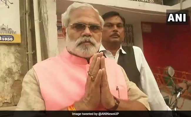 PM Modi Lookalike's "One Vote, One Note" Slogan Lands Him In Hot Water