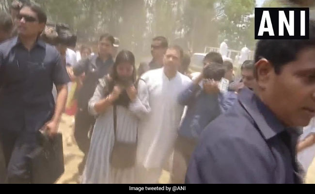 Rahul Gandhi, Priyanka Help Journalists Injured At Roadshow To Ambulance